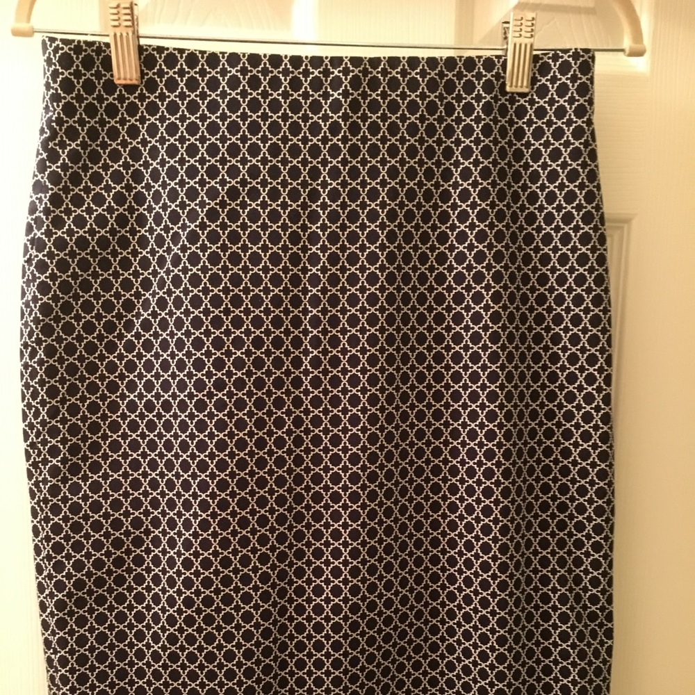 Andrea Jovine navy & white pencil skirt.